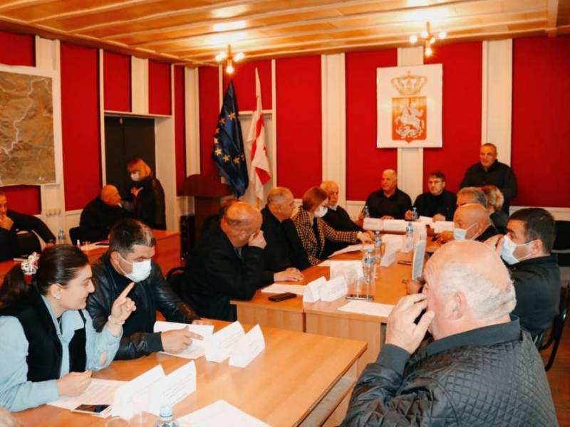 ცაგერის მუნიციპალიტეტის საკრებულოში მორიგი სხდომა გაიმართა